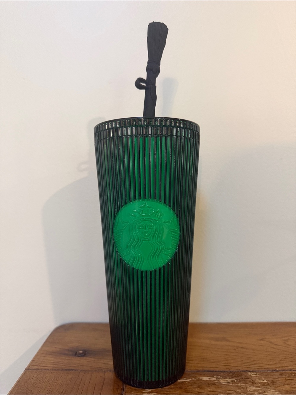 Starbucks Wicked Elphaba Green Cold Cup Tumbler Witch Hat Straw 24 oz
